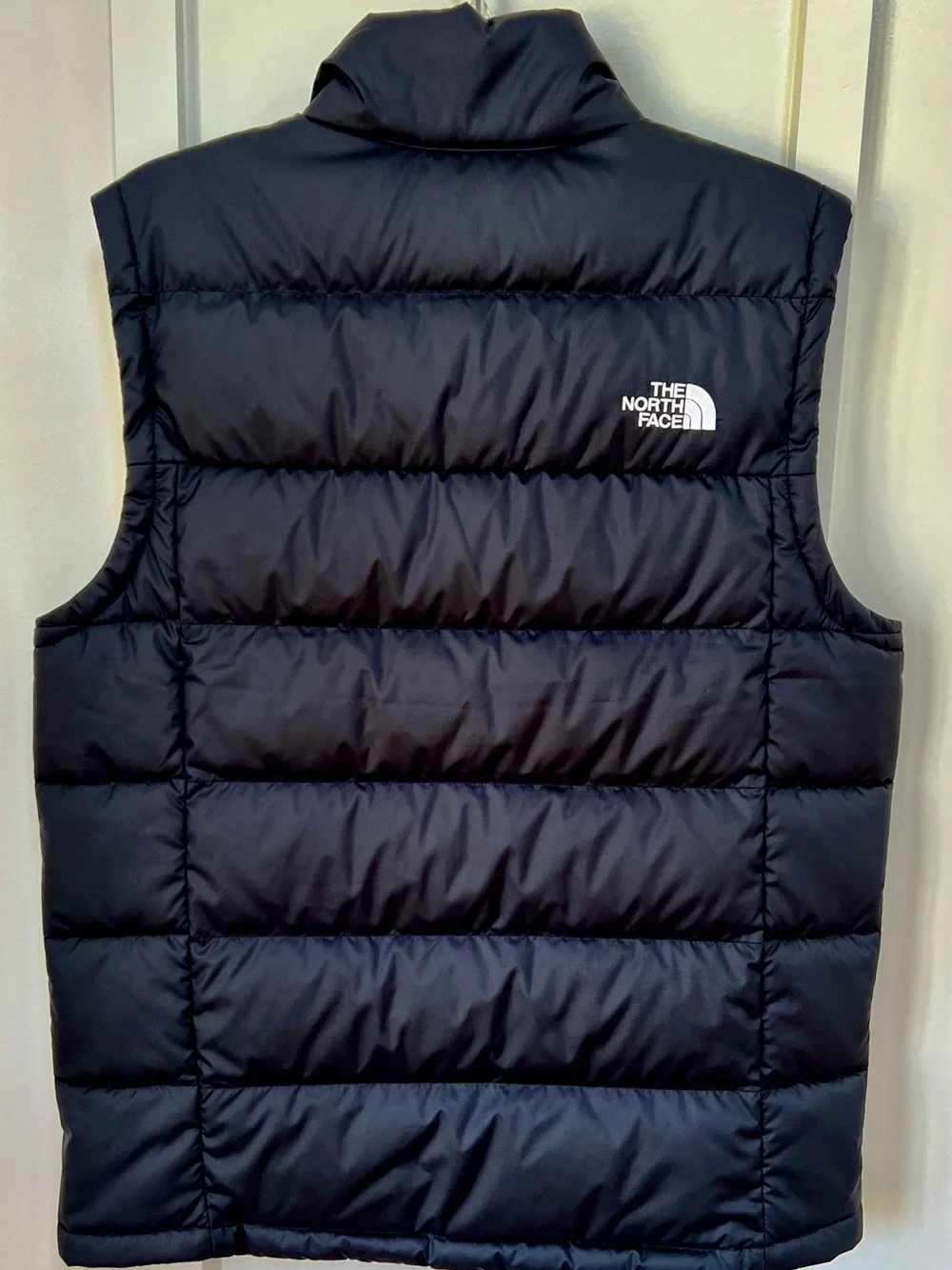 The North Face Black Quilted Insulated Men's Vest - Picture 3 of 3